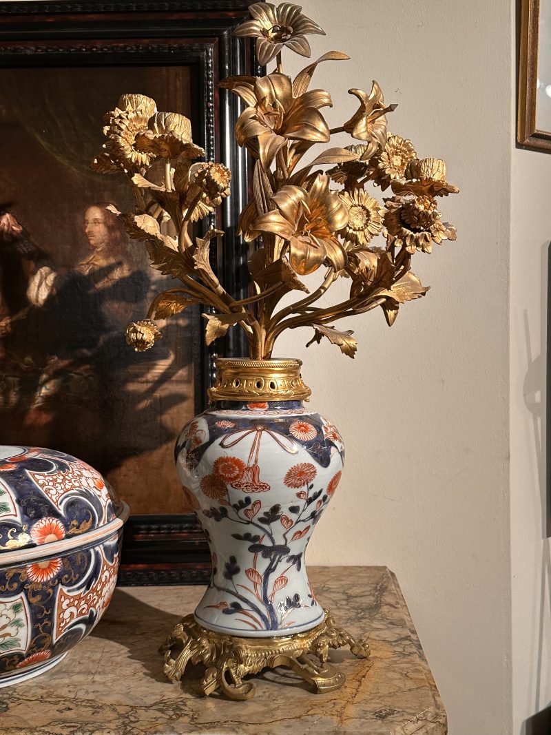 Japanese Imari 18th century gilt mounted flower vases, 18th century, the gilt mounting european and of later date - detail 1