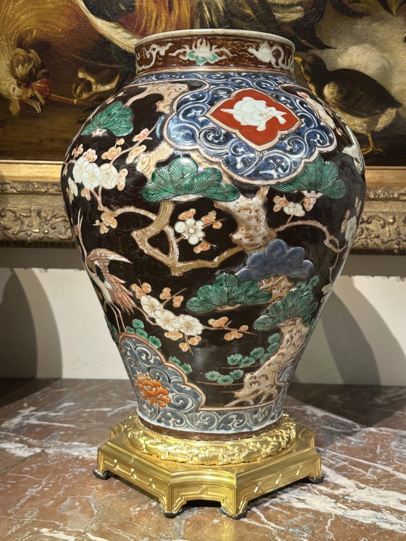 Large Arita Imari Japanese vase edo 17th century with gilt bronze mounted foot, Edo period, 17th century - detail 1