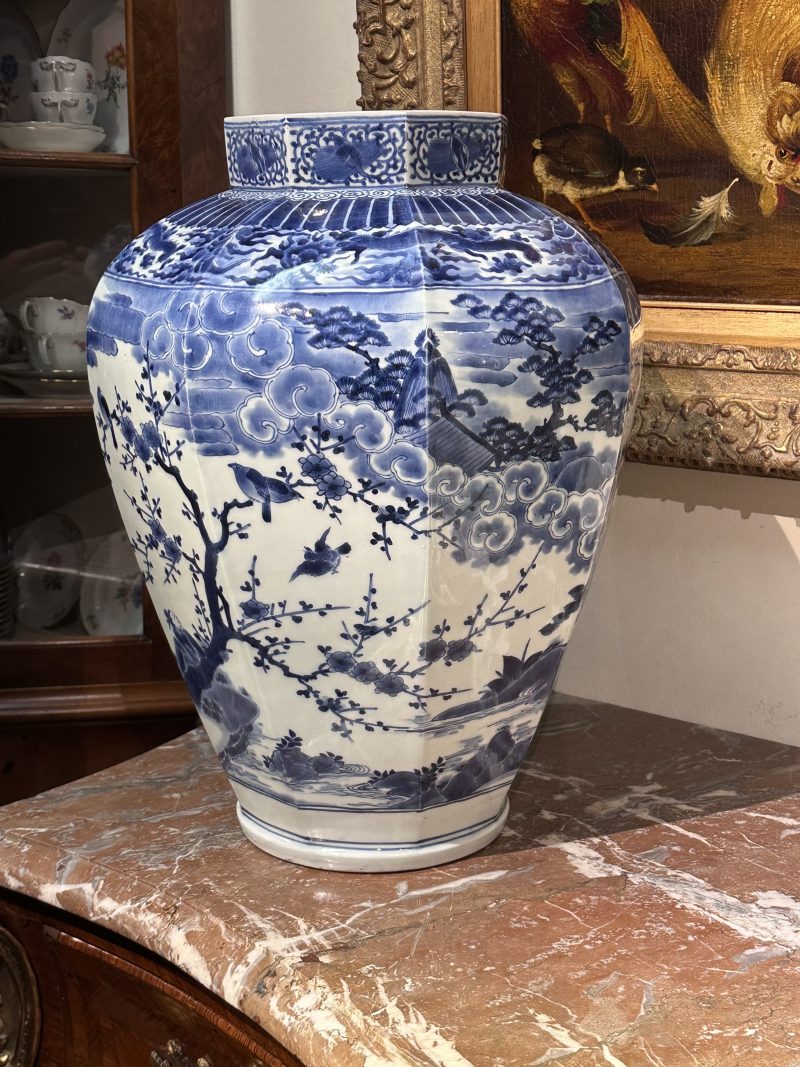 Large Japanese blue and white Arita vase with figures., Edo period, late 17th century - detail 2