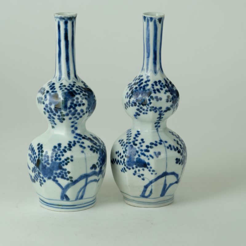 Pair japanese Arita double gourd hexagonal vases edo 18th Century, edo periode, 18th century