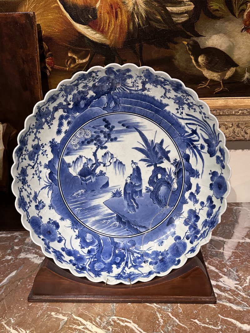 Rare XL Arita bowl in Kakiemin style 17th Century, circa 1690