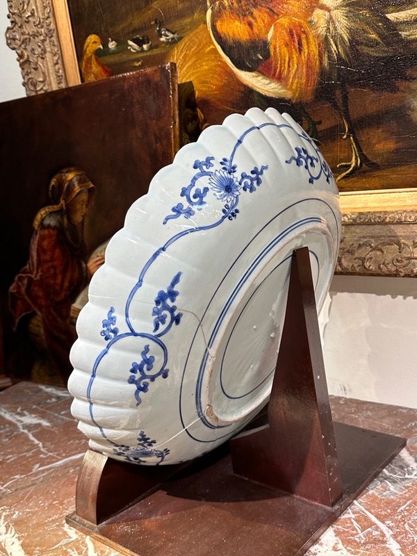 Rare XL Arita bowl in Kakiemin style 17th Century, circa 1690 - detail 1