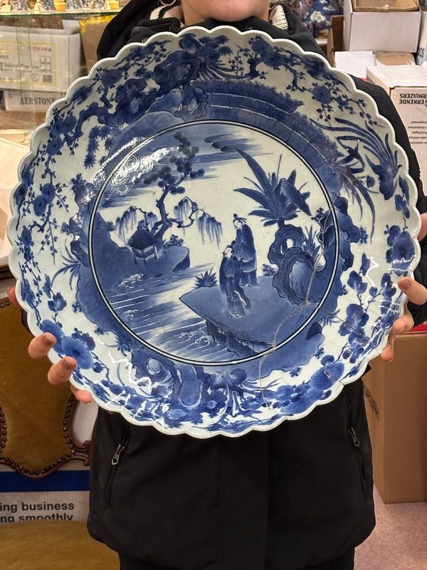 Rare XL Arita bowl in Kakiemin style 17th Century, circa 1690 - detail 3