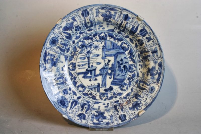 Wanli Charger 1573-1619 with figures, circa 1585